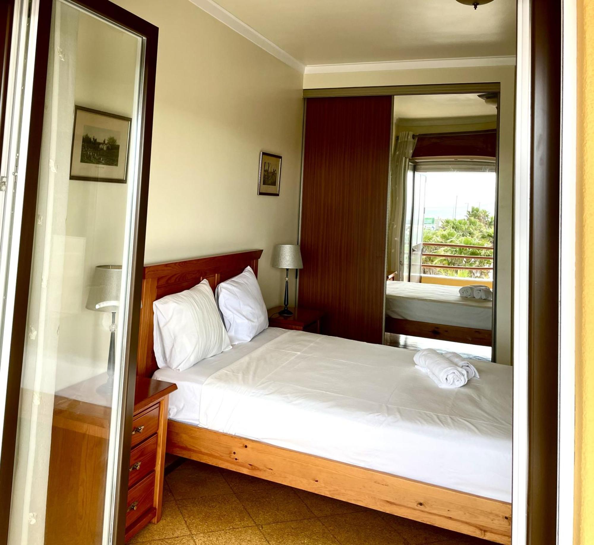 Cosy Sea View Apartment Costa da Caparica Bagian luar foto